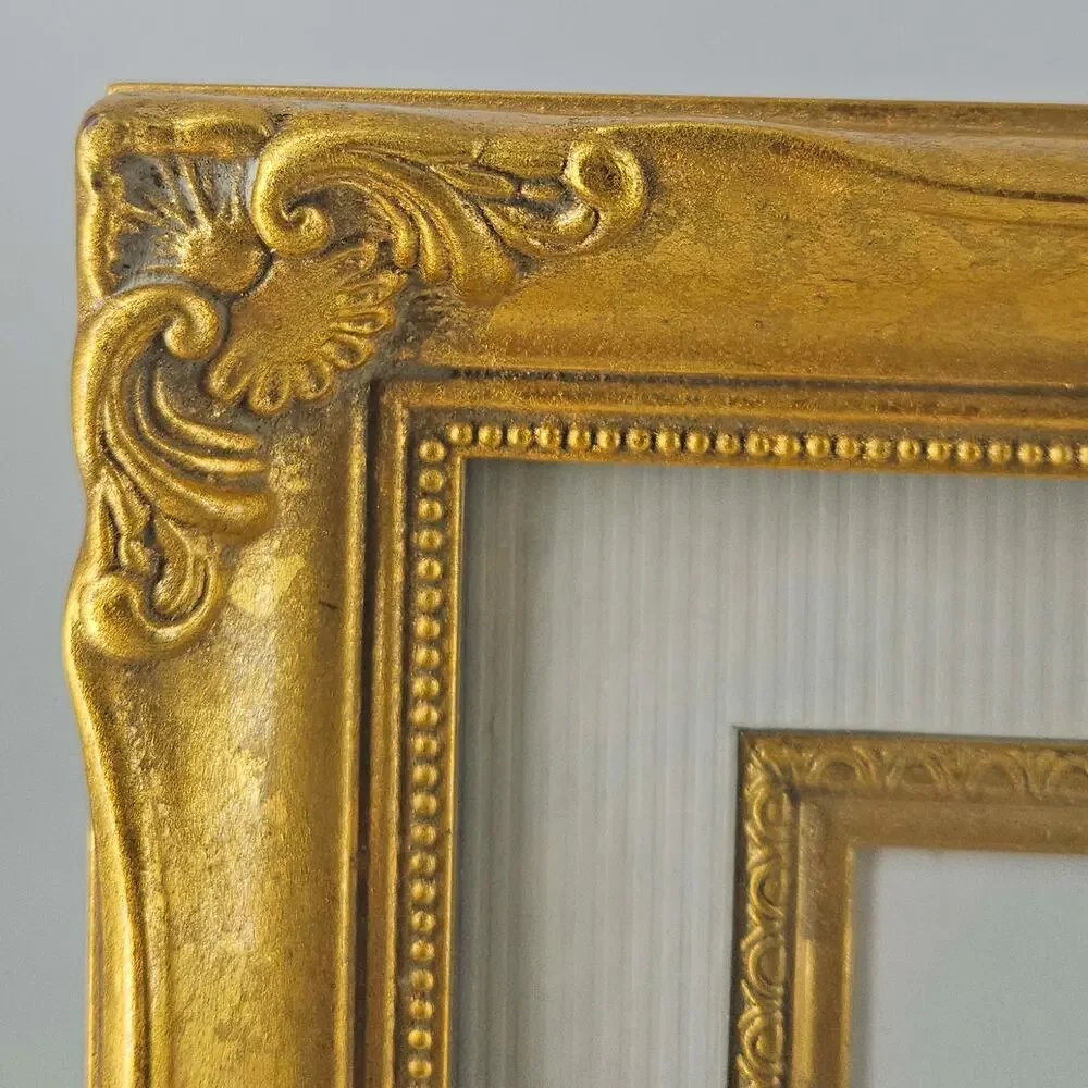 Vintage Gilded gold Ornate Easel or wall hanging photo Picture Frame 5X7